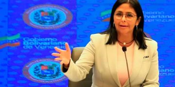 Extienden semana de flexibilización y comienza primera fase de la vacunación contra el Covid-19