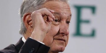 López Obrador vincula arresto de esposa del Chapo con exministro García Luna