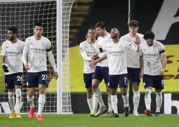 Manchester City cumple su trámite y es líder solitario de la Premier