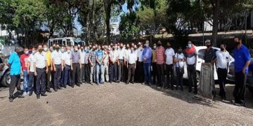 Más de 3.000 transportistas  de frontera exigen les permitan laborar