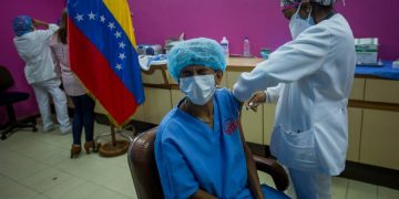 Maduro decreta un «cerco sanitario» en Caracas por la expansión de la covid-19