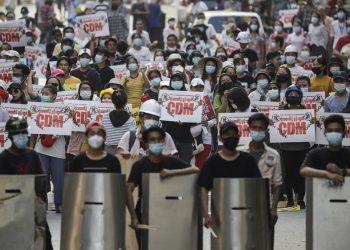 Al menos 10 muertos por la represión policial durante las protestas en Birmania