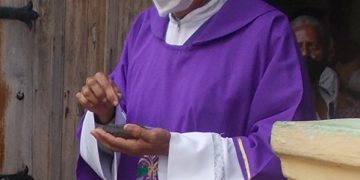 Jueves de Viacrucis en parroquia San Juan Bautista