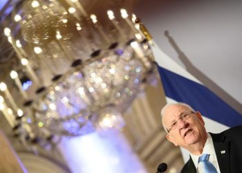 El presidente israelí pide frenar «sin compromisos» la ambición nuclear de Irán