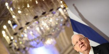 El presidente israelí pide frenar «sin compromisos» la ambición nuclear de Irán