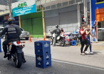 Vendedores informales: «No podemos esperar ocho días para comer otra vez»