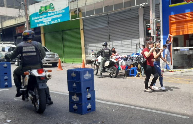 Semana de radicalización impide el trabajo a los buhoneros de San Cristóbal