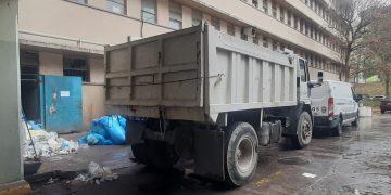 Hallan feto en el bajante de basura del HC de San Cristóbal 