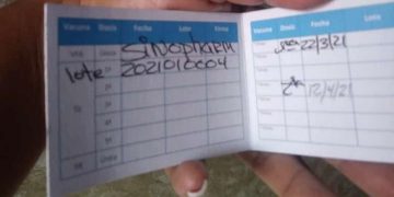 Solo personal docente activo recibe la vacuna contra COVID-19 