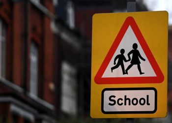 Las escuelas reabren en Inglaterra en el comienzo de la desescalada