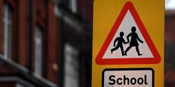 Las escuelas reabren en Inglaterra en el comienzo de la desescalada