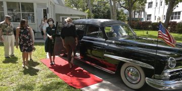 Los turistas de Key West pueden ya pasear en la limusina presidencial de Truman