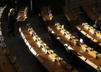 El Constitucional alemán deja en suspenso ratificación del fondo pospandemia
