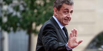 Sarkozy regresa a los tribunales dos semanas después de ser condenado
