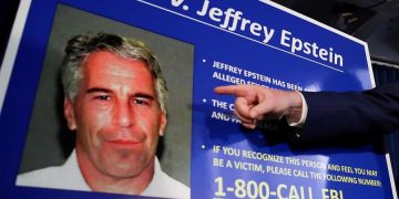 Maxwell, la socia de Epstein, acusada de tráfico sexual de menor de 14 años