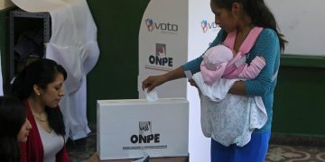 Seis candidatos presidenciales de Perú pugnan por pasar a una segunda vuelta