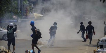 La junta militar golpista de Birmania prosigue la matanza de manifestantes