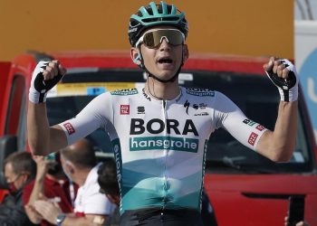Lennard Kämna gana en Manresa y Adam Yates conserva el liderato