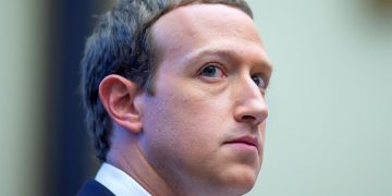 Zuckerberg defiende a Facebook y culpa a Trump del asalto al Capitolio