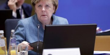 Los certificados de vacunación vuelven a la mesa de la cumbre europea