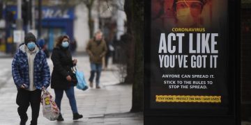 La variante británica se asocia con un 61 % más de riesgo de muerte