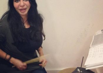 “Mantra y Batería” es lo nuevo de Larissa Vesci