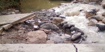 Crecida de río en Candelaria dejó incomunicados a varias familias