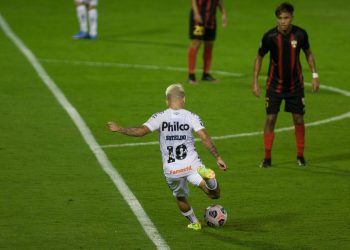 Soteldo le dio la clasificación al Santos ante Dvo Lara con gol de tiro libre