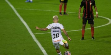 Soteldo le dio la clasificación al Santos ante Dvo Lara con gol de tiro libre