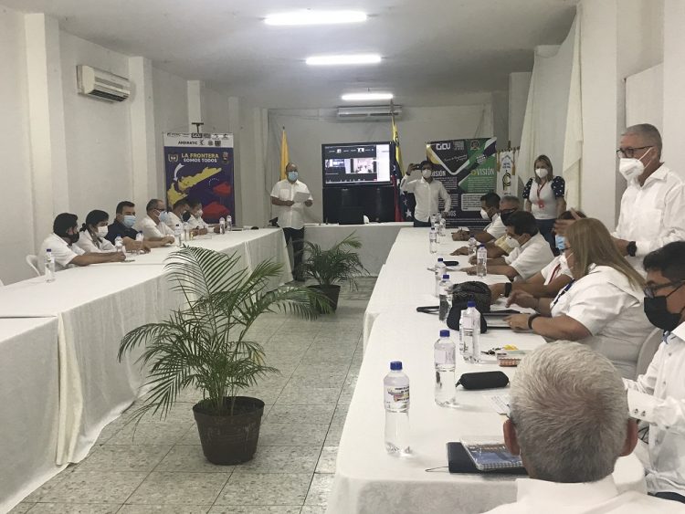 En la reunión de este miércoles participaron representantes aduaneros, del sector turismo, transporte de carga, industrial y comercial de Colombia y Venezuela. Mariana Duque