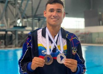Oscar Ariza se colgó dos medallas en Sudamericano
