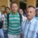 Jubilados policiales juegan dominó en plena crisis