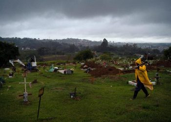 El vicepresidente de Brasil admite que las muertes por covid sobrepasaron el límite