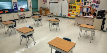 EE.UU. relaja los requisitos de distancia social entre alumnos en escuelas