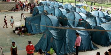 «Quiero volver a casa», claman quienes huyen de Venezuela por choques armados