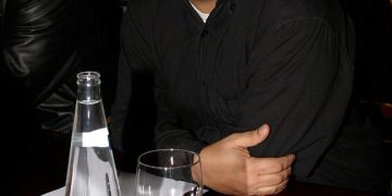 El venezolano Chirinos recopila 11 cuentos en «La sonrisa de los hipopótamos»