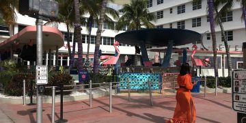 Calma en Miami Beach durante el segundo fin de semana bajo toque de queda