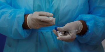 Farmacéuticas advierten de escasez de materias primas para vacunas anticovid