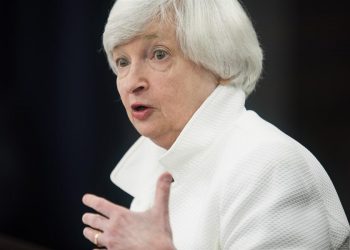 Yellen augura que la crisis afectará más a los latinos aunque liderarán la recuperación