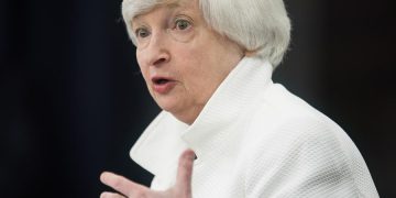 Yellen augura que la crisis afectará más a los latinos aunque liderarán la recuperación