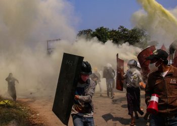 Mueren dos personas en Birmania por disparos de la policía durante una protesta