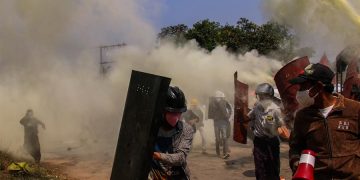 Mueren dos personas en Birmania por disparos de la policía durante una protesta