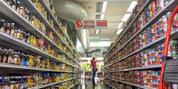 El Gobierno de Venezuela planifica ajustes de precios en farmacia y alimentación