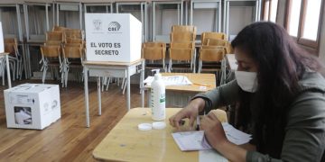 Se reduce la diferencia entre Lasso y Arauz con el 91,82 % escrutado en Ecuador