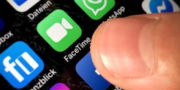 Apple desafía a Facebook