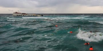 Rescatan sexta víctima del naufragio en Delta Amacuro