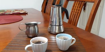 Beber más de 2 tazas de café/día reduce el 44 % la mortalidad, según un estudio