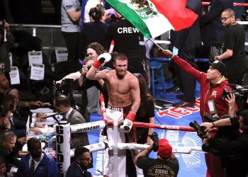 El «Canelo» Álvarez encabeza peleas de mexicanos por títulos mundiales