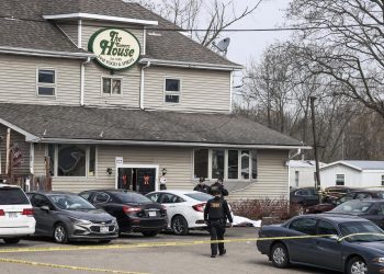 Tres muertos y dos heridos por disparos en un bar de Wisconsin en EE.UU.