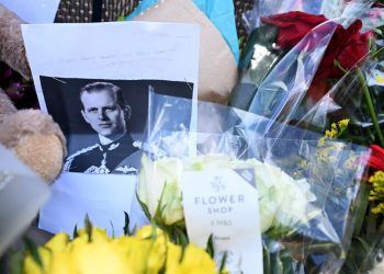 El príncipe Andrés: La muerte de Felipe deja un «enorme vacío» para Isabel II